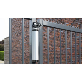 Aesthetical 180Â° gate closer with direct connection to the hinge - RHINO